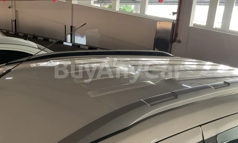 Vehicle photo 5