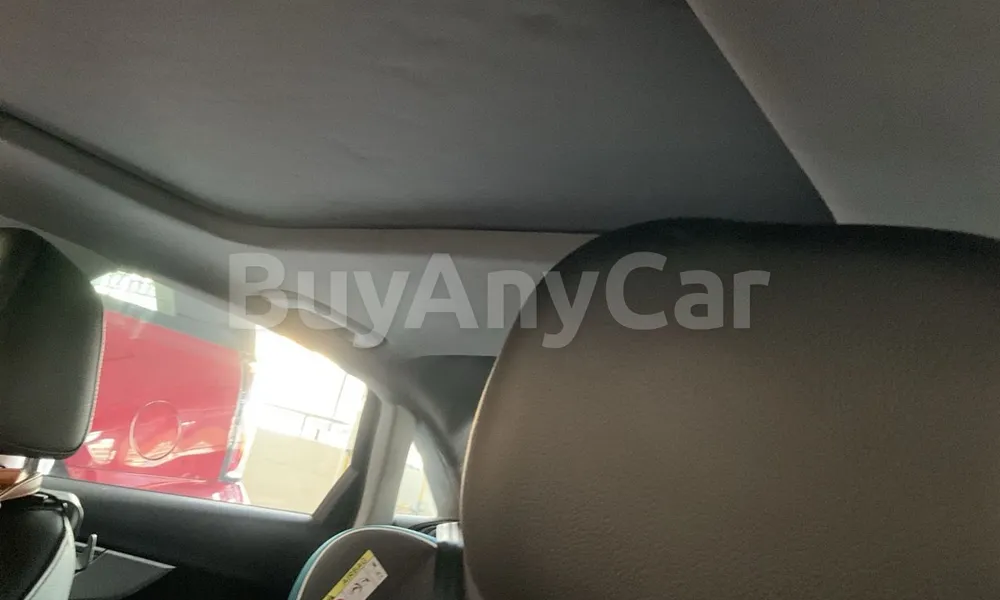 Vehicle photo 9