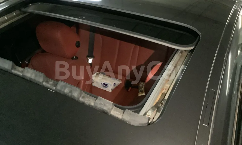 Vehicle photo 5