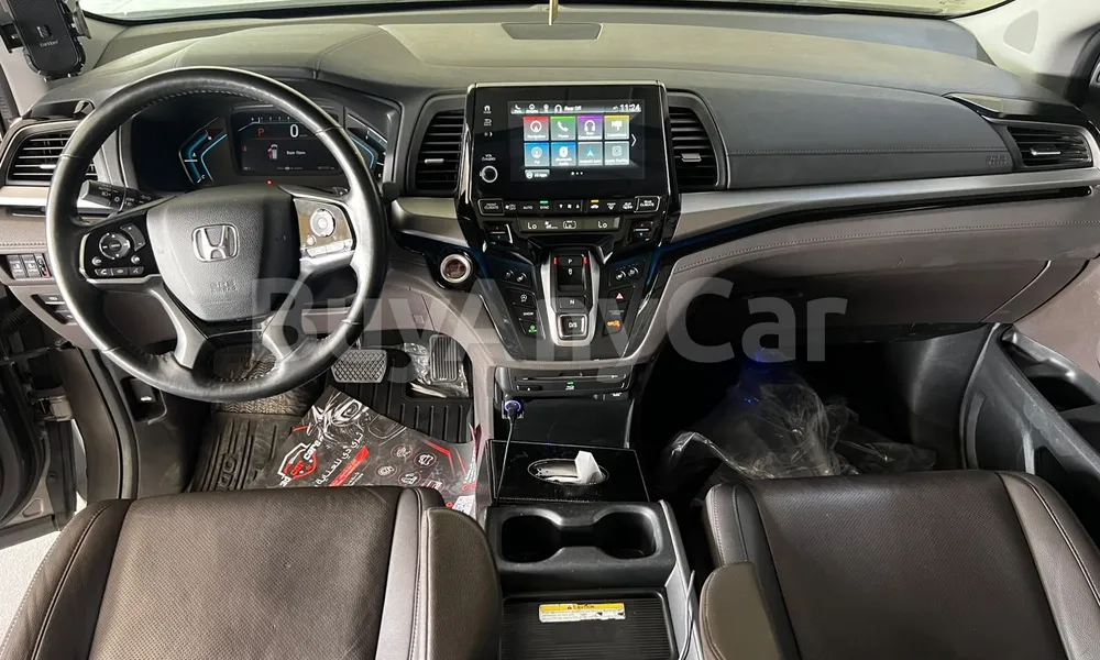 Vehicle photo 9