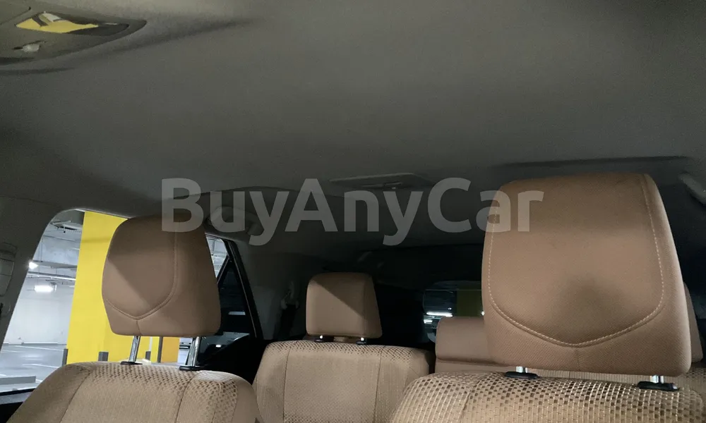 Vehicle photo 8
