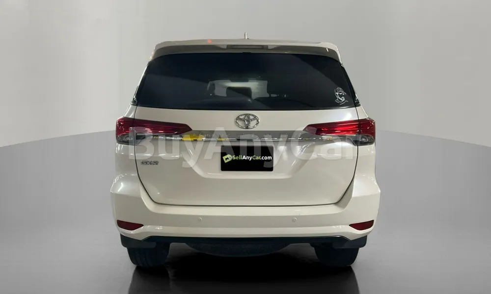 Vehicle photo 2