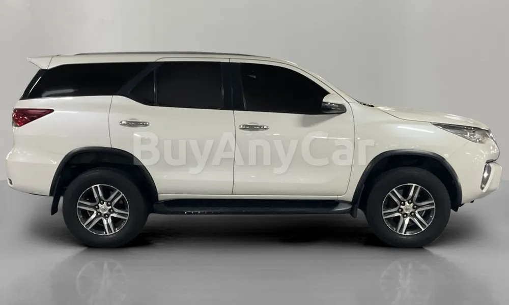 Vehicle photo 3