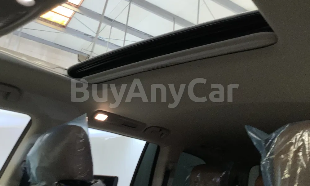 Vehicle photo 9