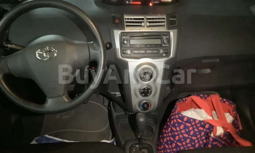 Vehicle photo 9