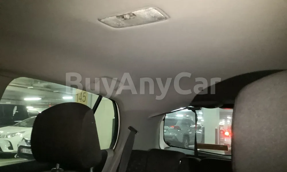 Vehicle photo 8