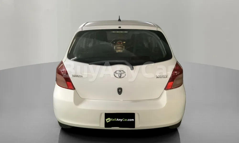 Vehicle photo 2