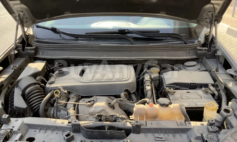 Vehicle photo 6