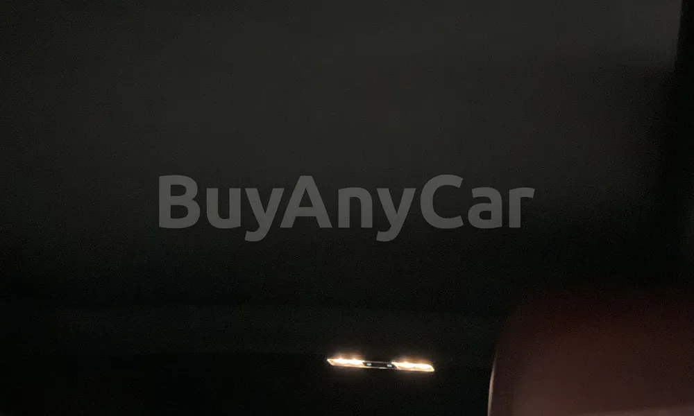 Vehicle photo 9