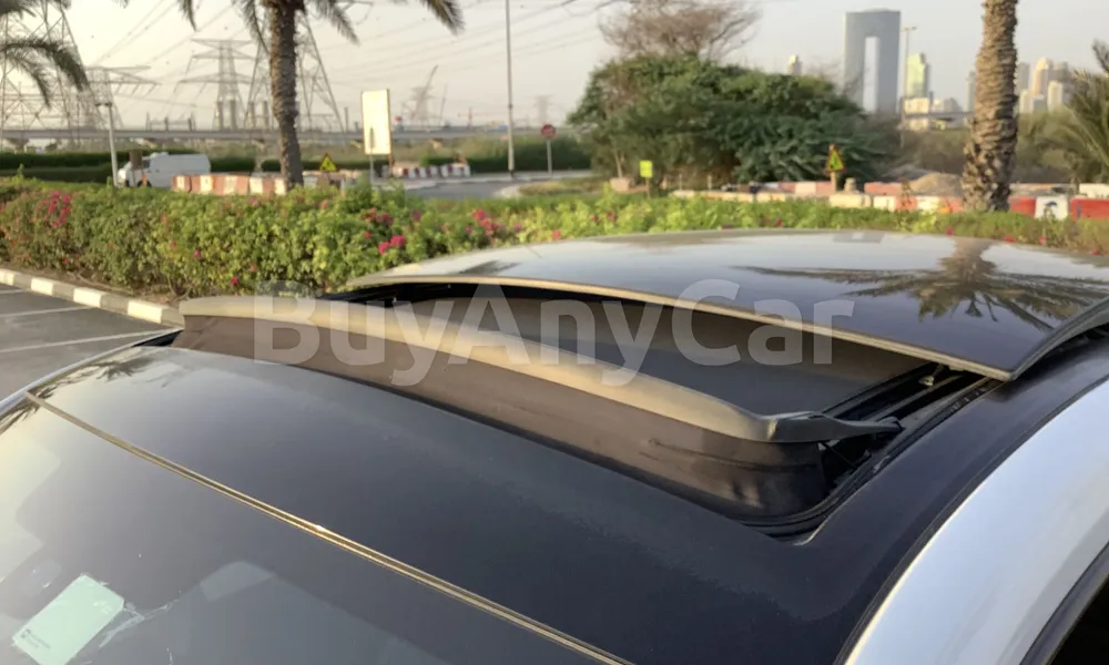 Vehicle photo 5