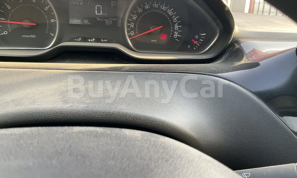 Vehicle photo 7