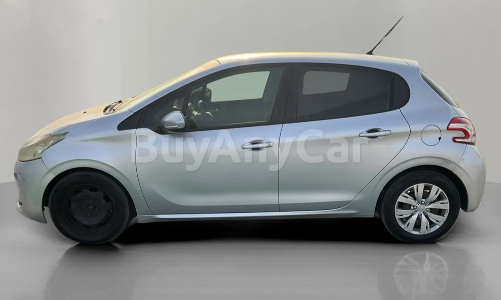 Vehicle photo 4