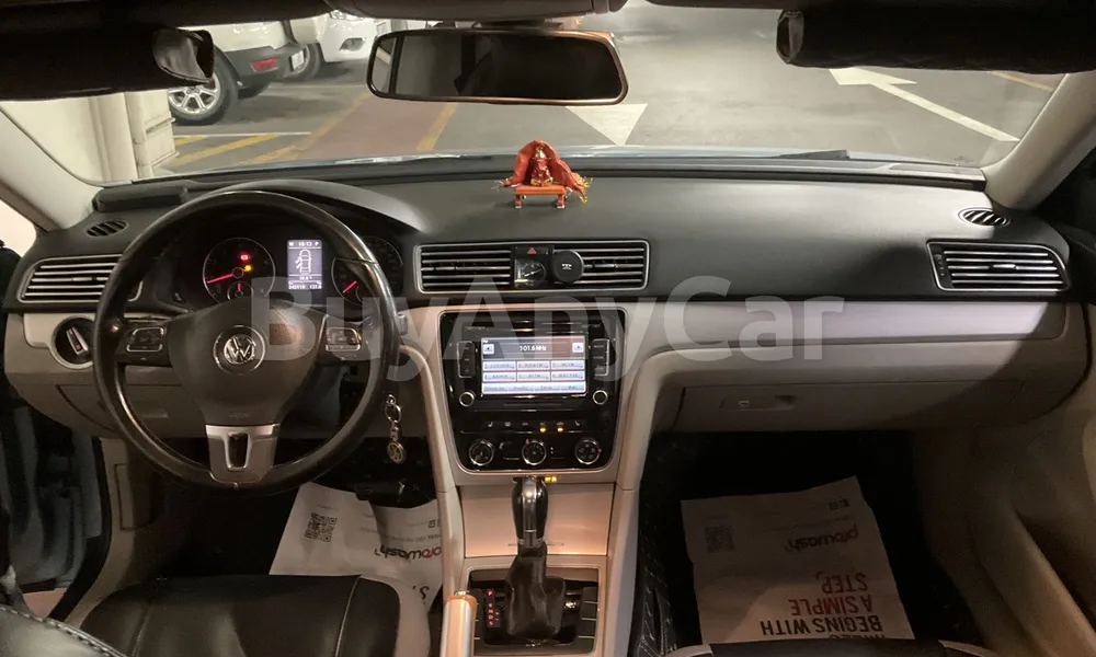 Vehicle photo 8