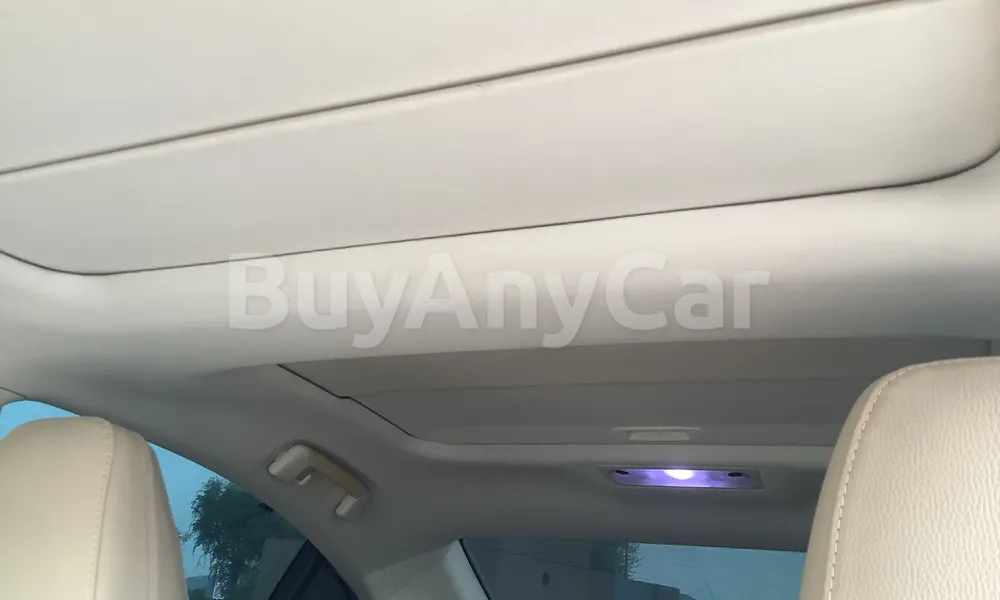 Vehicle photo 9