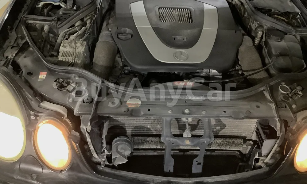Vehicle photo 6