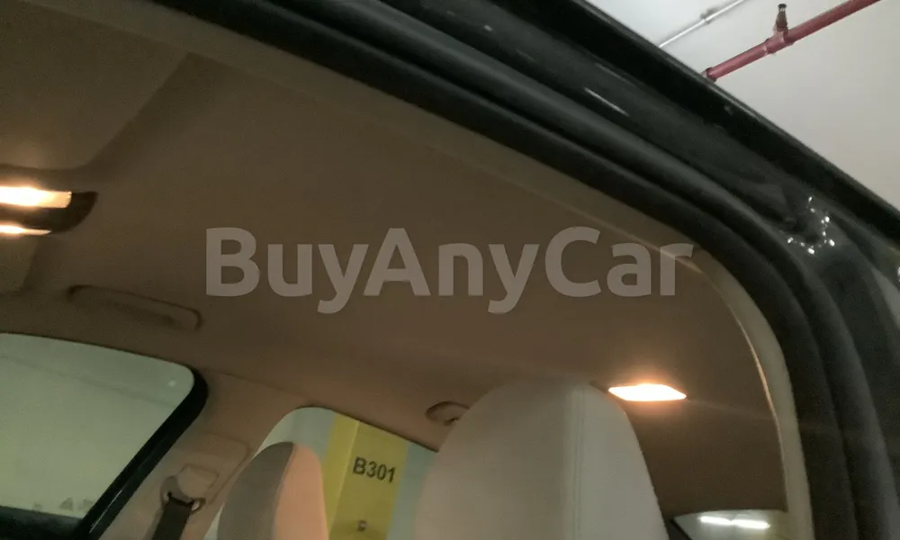 Vehicle photo 9
