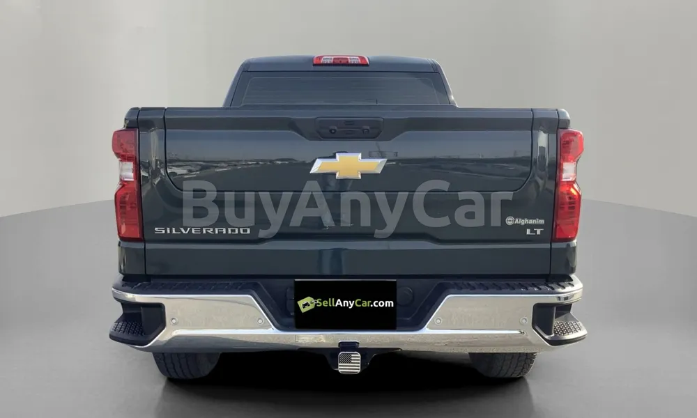 Vehicle photo 2