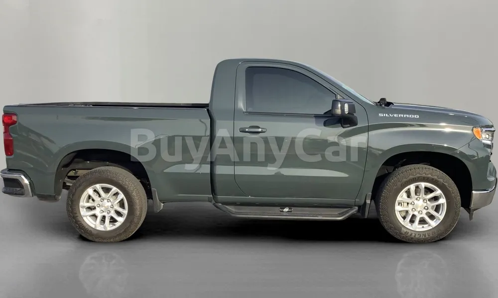 Vehicle photo 3