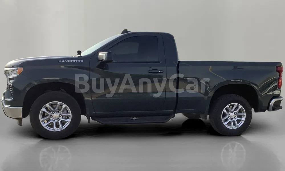 Vehicle photo 4