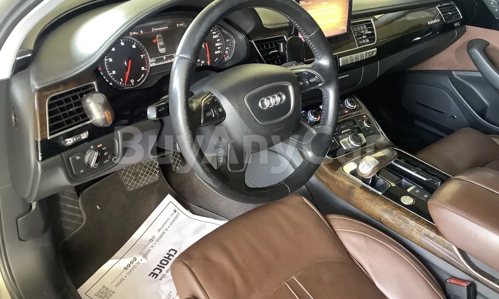 Vehicle photo 8
