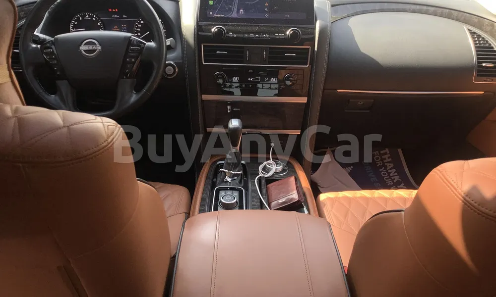 Vehicle photo 8