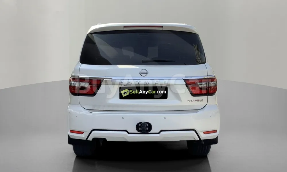 Vehicle photo 2