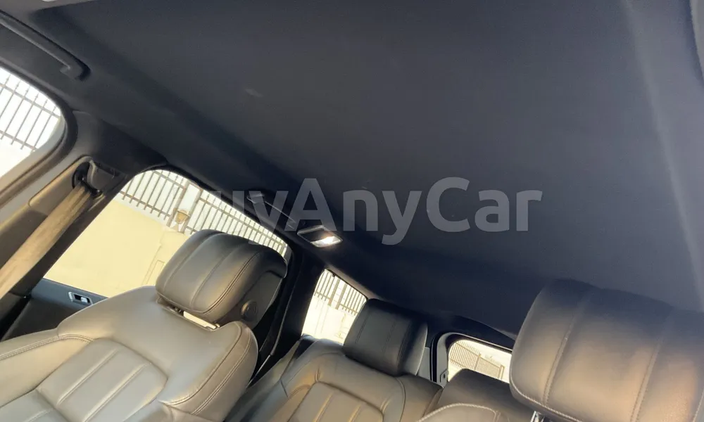 Vehicle photo 9
