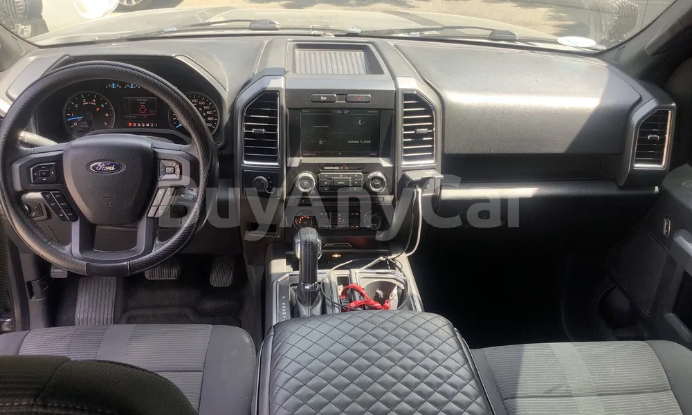Vehicle photo 8