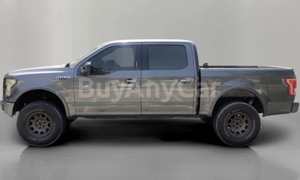 Vehicle photo 5