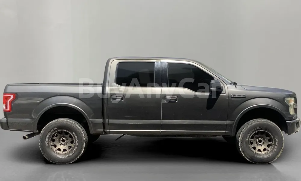 Vehicle photo 4