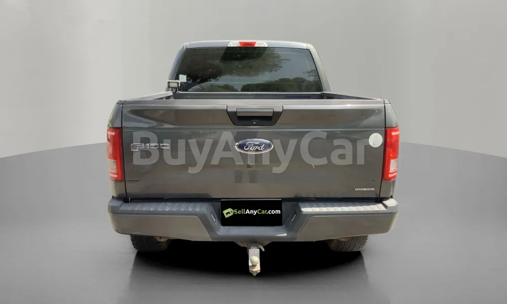 Vehicle photo 3