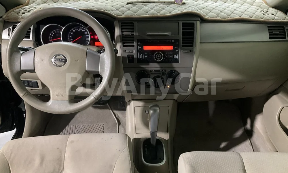 Vehicle photo 9