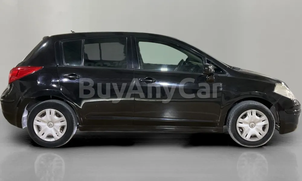 Vehicle photo 3