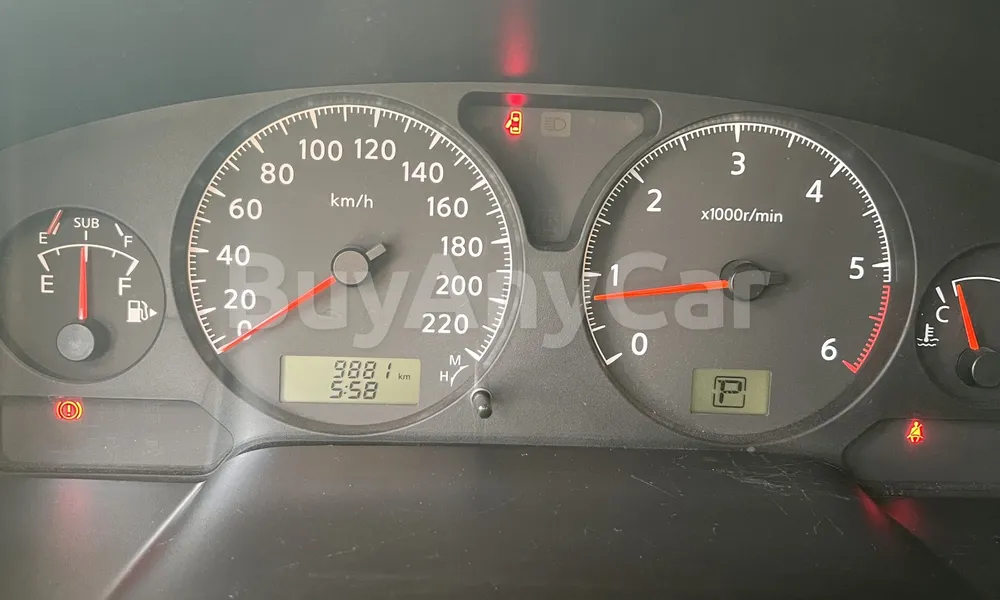 Vehicle photo 6