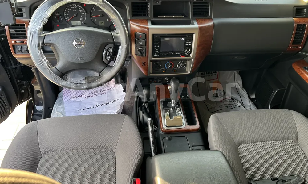 Vehicle photo 8