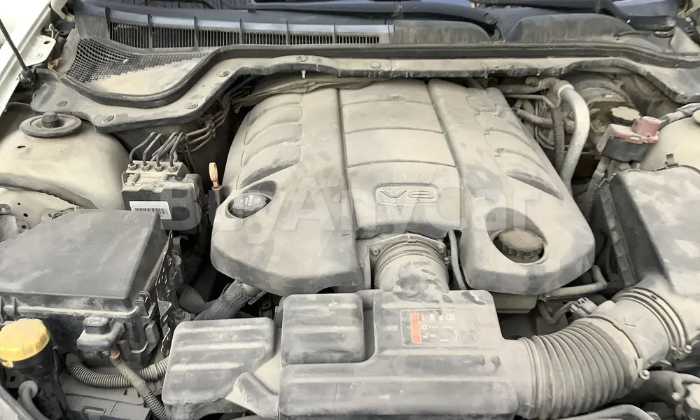 Vehicle photo 6