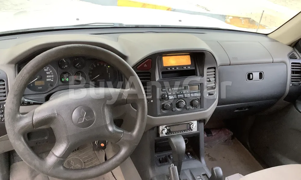 Vehicle photo 10