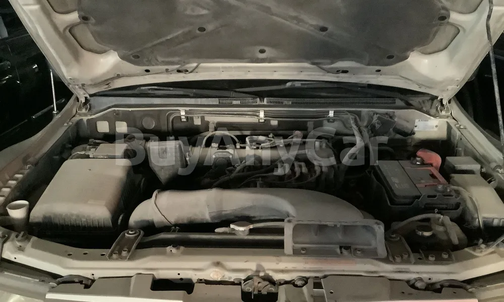 Vehicle photo 7