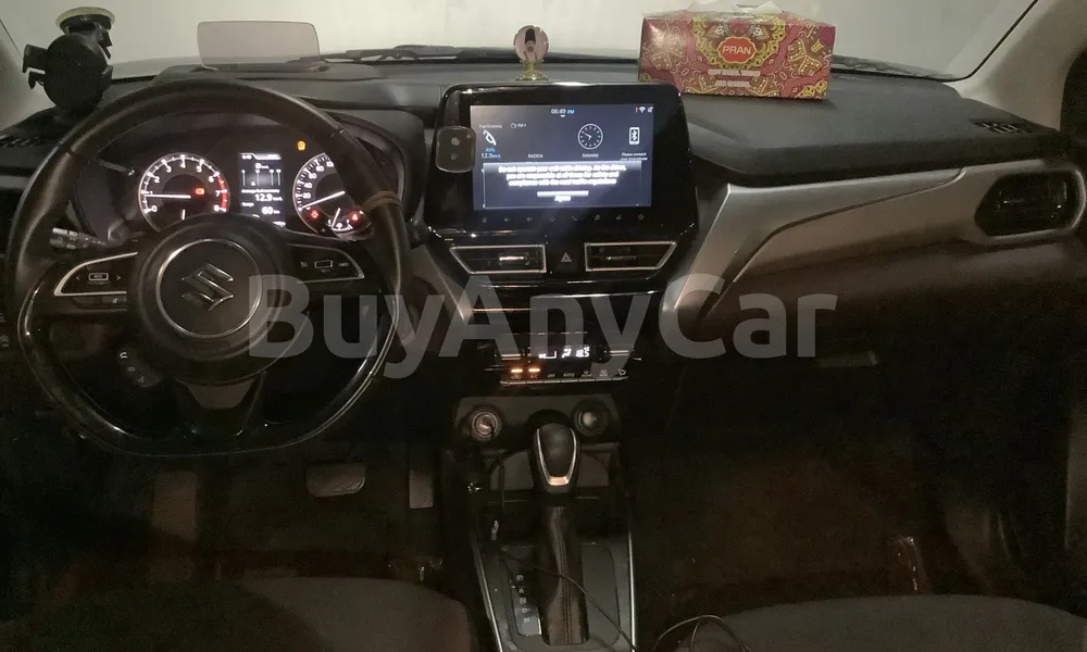 Vehicle photo 8