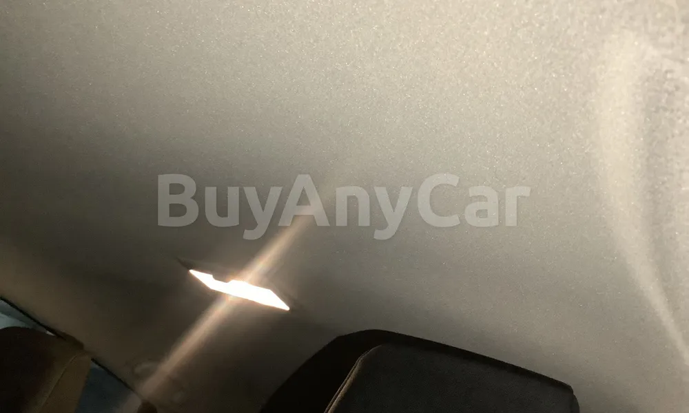 Vehicle photo 9