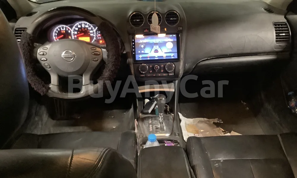 Vehicle photo 8