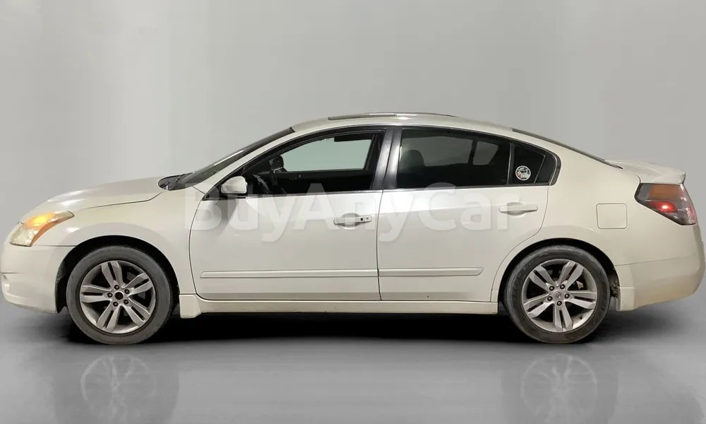Vehicle photo 4