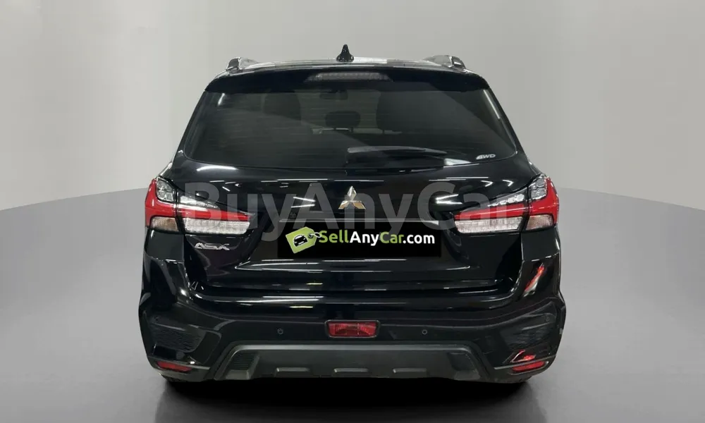 Vehicle photo 2