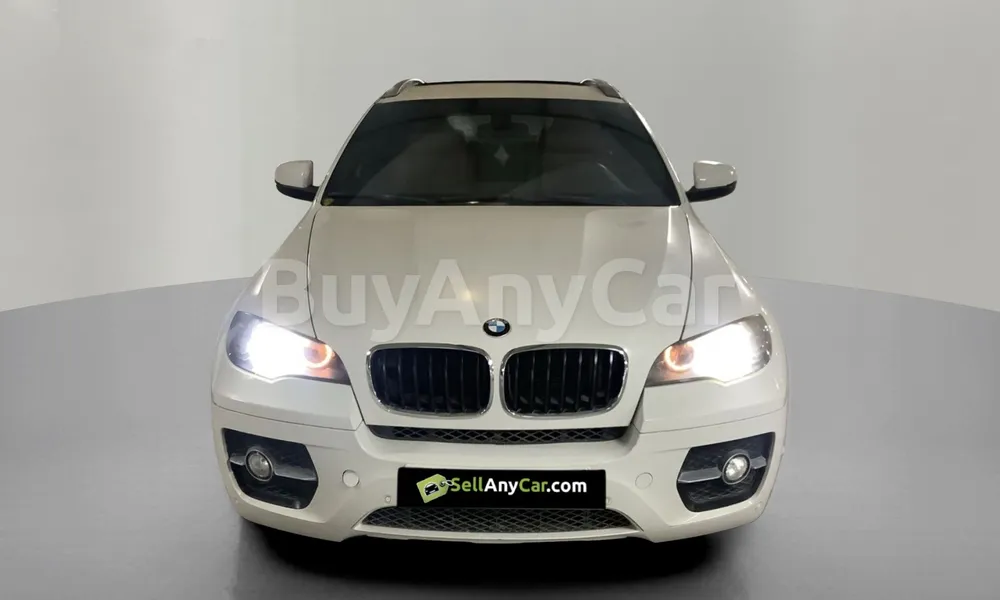 Vehicle photo 1