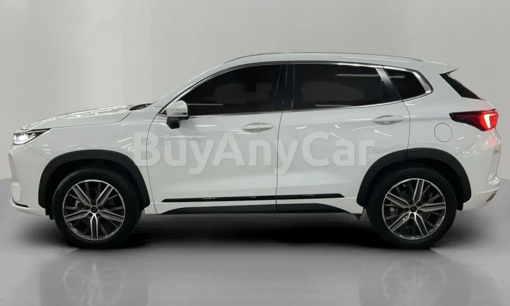 Vehicle photo 4