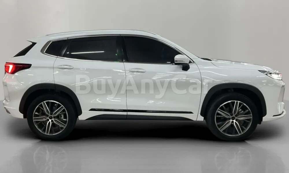 Vehicle photo 3
