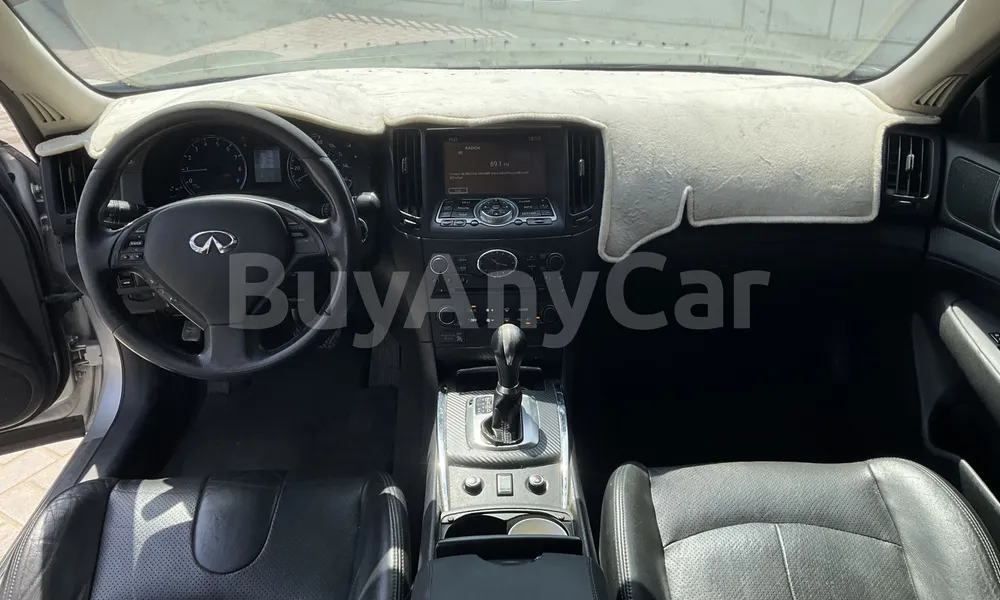 Vehicle photo 8