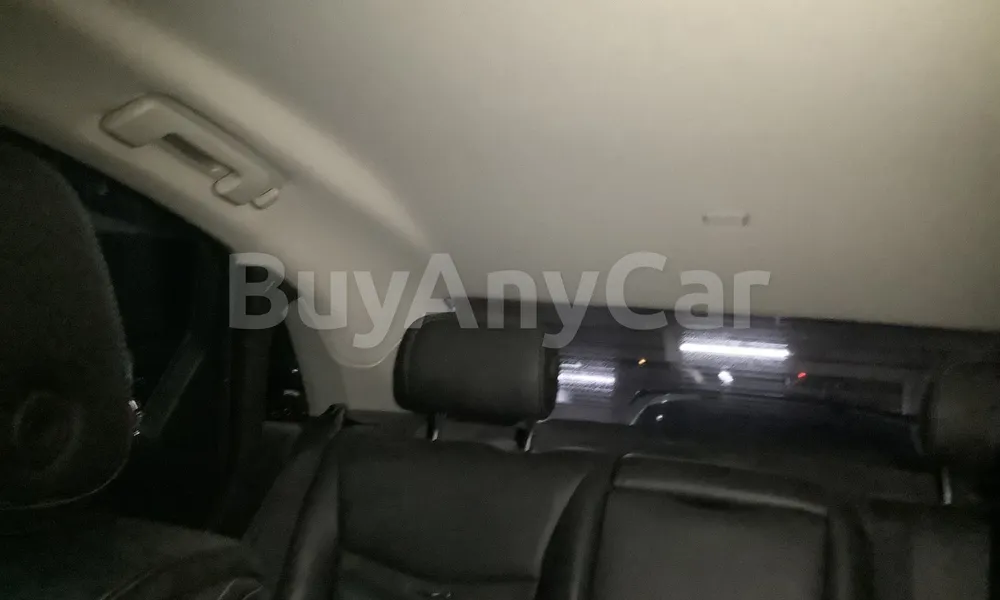 Vehicle photo 9