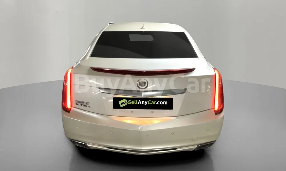 Vehicle photo 2