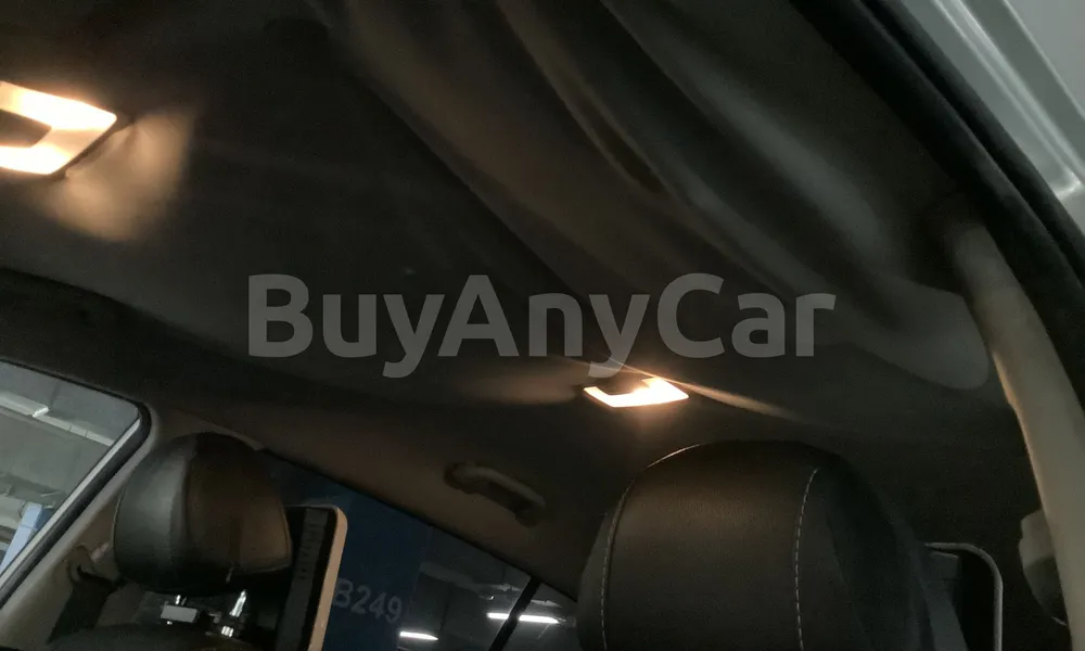 Vehicle photo 10